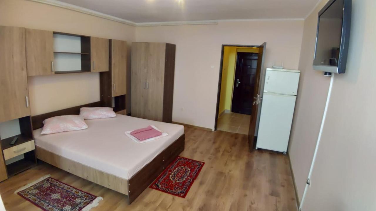 Flora Apartament Apartment Satu Mare Exterior photo
