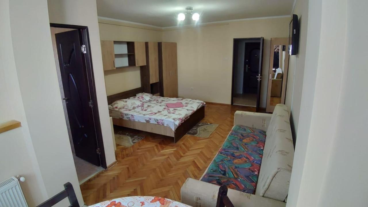 Flora Apartament Apartment Satu Mare Exterior photo